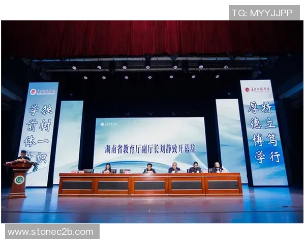 上海排球队灵活性分析与战术调整的深度探讨 上海排球队灵活性分析与战术调整的深度探讨